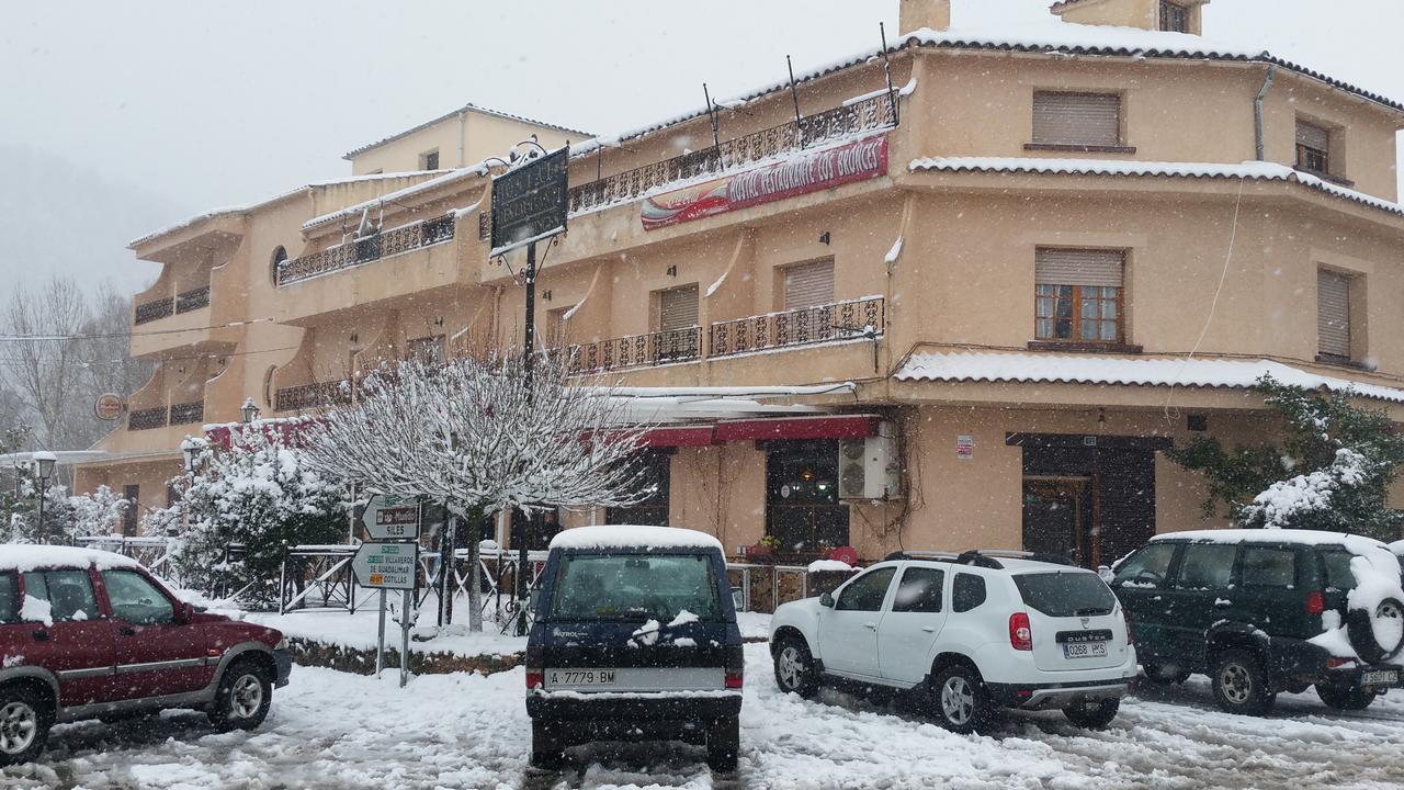 Hostal Restaurante Los Bronces Riopar Bagian luar foto