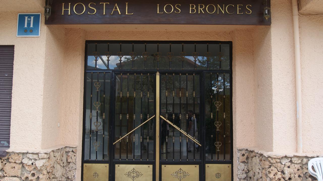 Hostal Restaurante Los Bronces Riopar Bagian luar foto